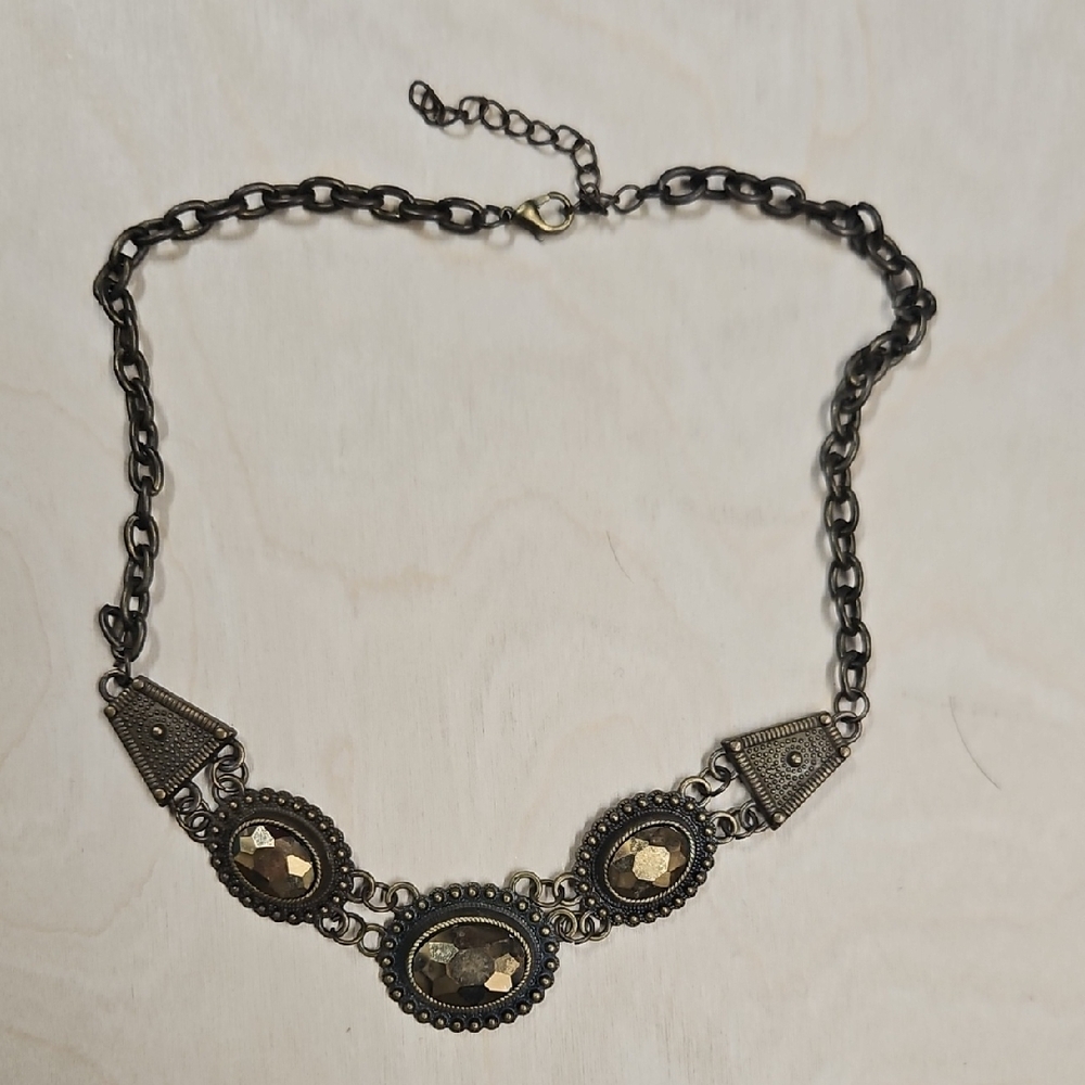 Elegant Black and Gold Necklace